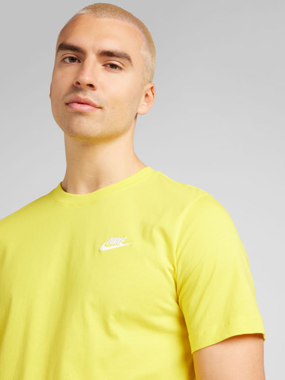 Nike T-SHIRT Club Tee - Yellow